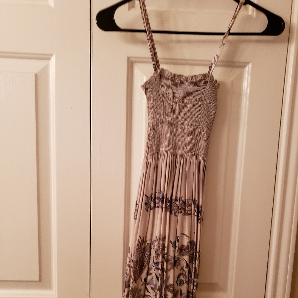 Grey patterned tube top style tank